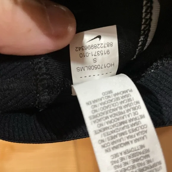 Nike women’s size small black and white digital pattern - Picture 4 of 4